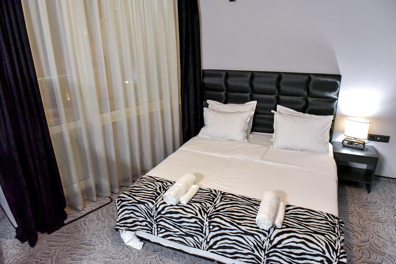 Central Guest Rooms アセノヴグラト エクステリア 写真